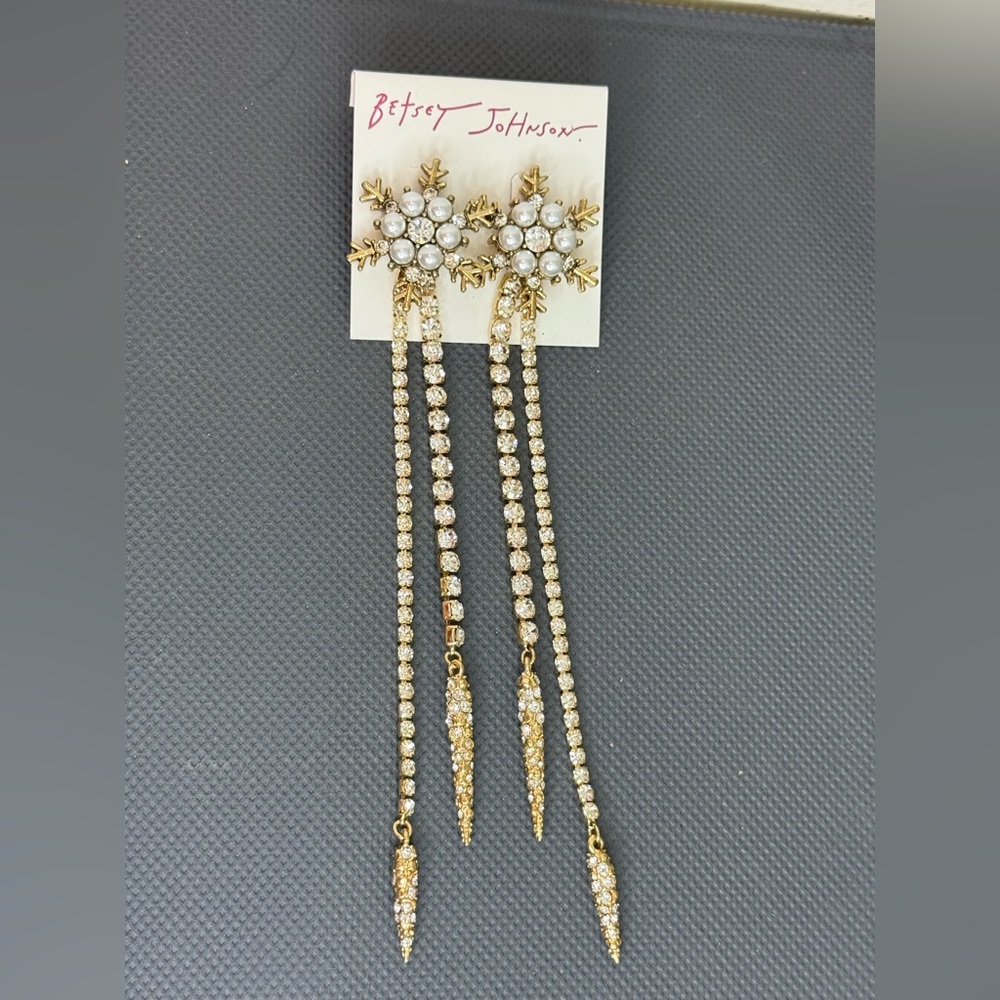 NWT Betsy Johnson Snowflake Rhinestone Crystal Long Dangle Earrings - Picture 6 of 8